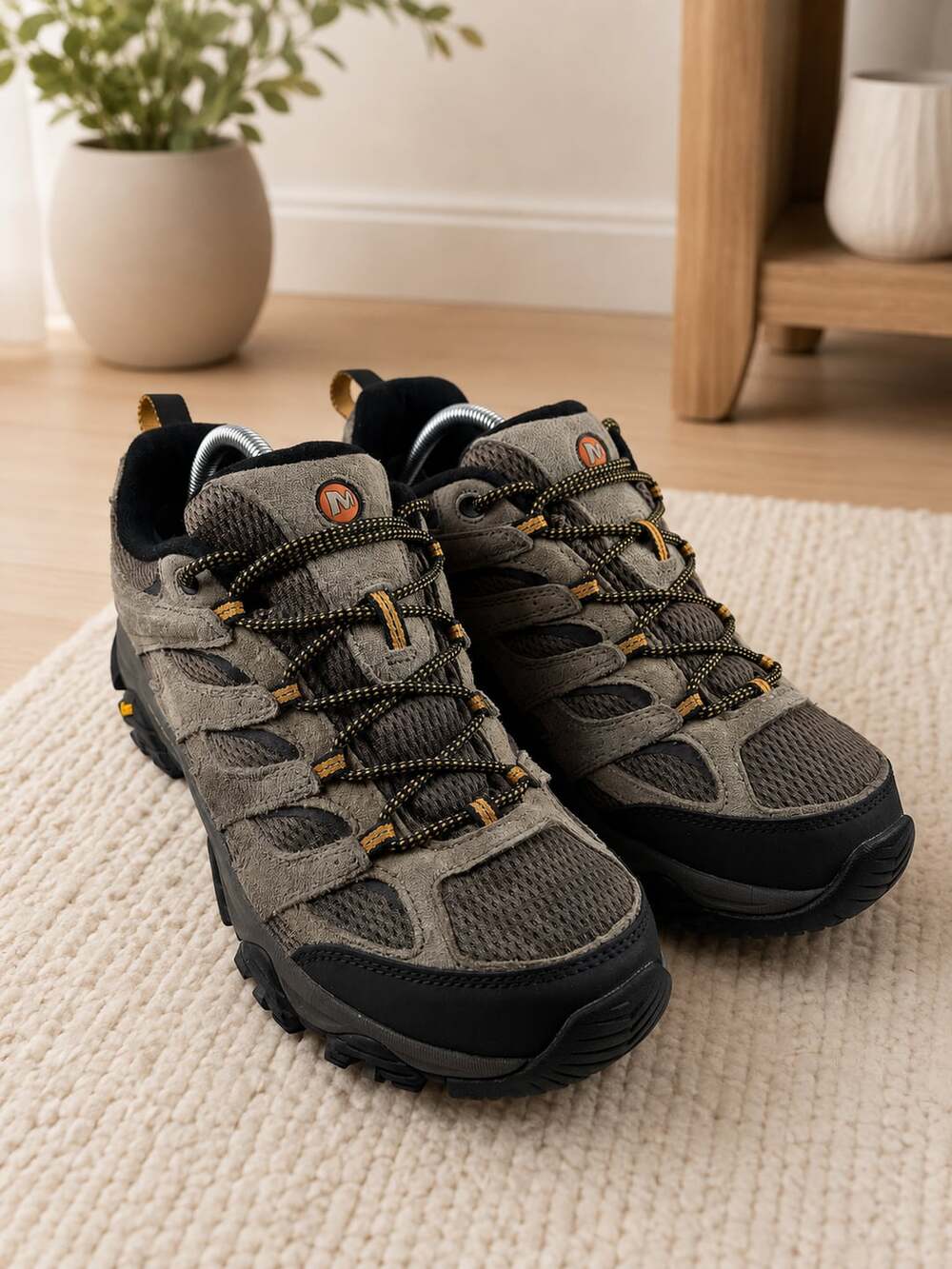 Merrell Moab 3 Mens 9.5 Walnut Hiking Shoes Vibram Suede Mesh J035893